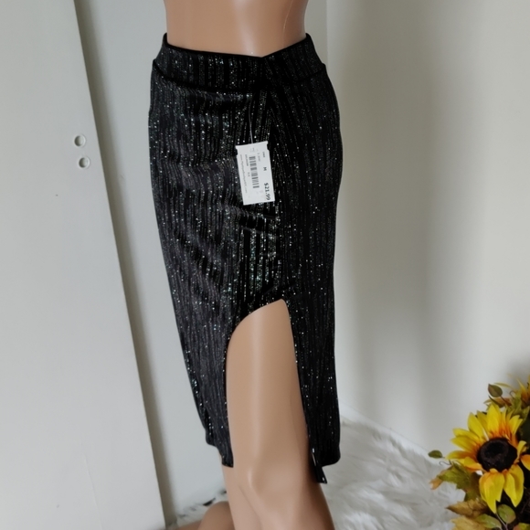 Skirt - Picture 2 of 4